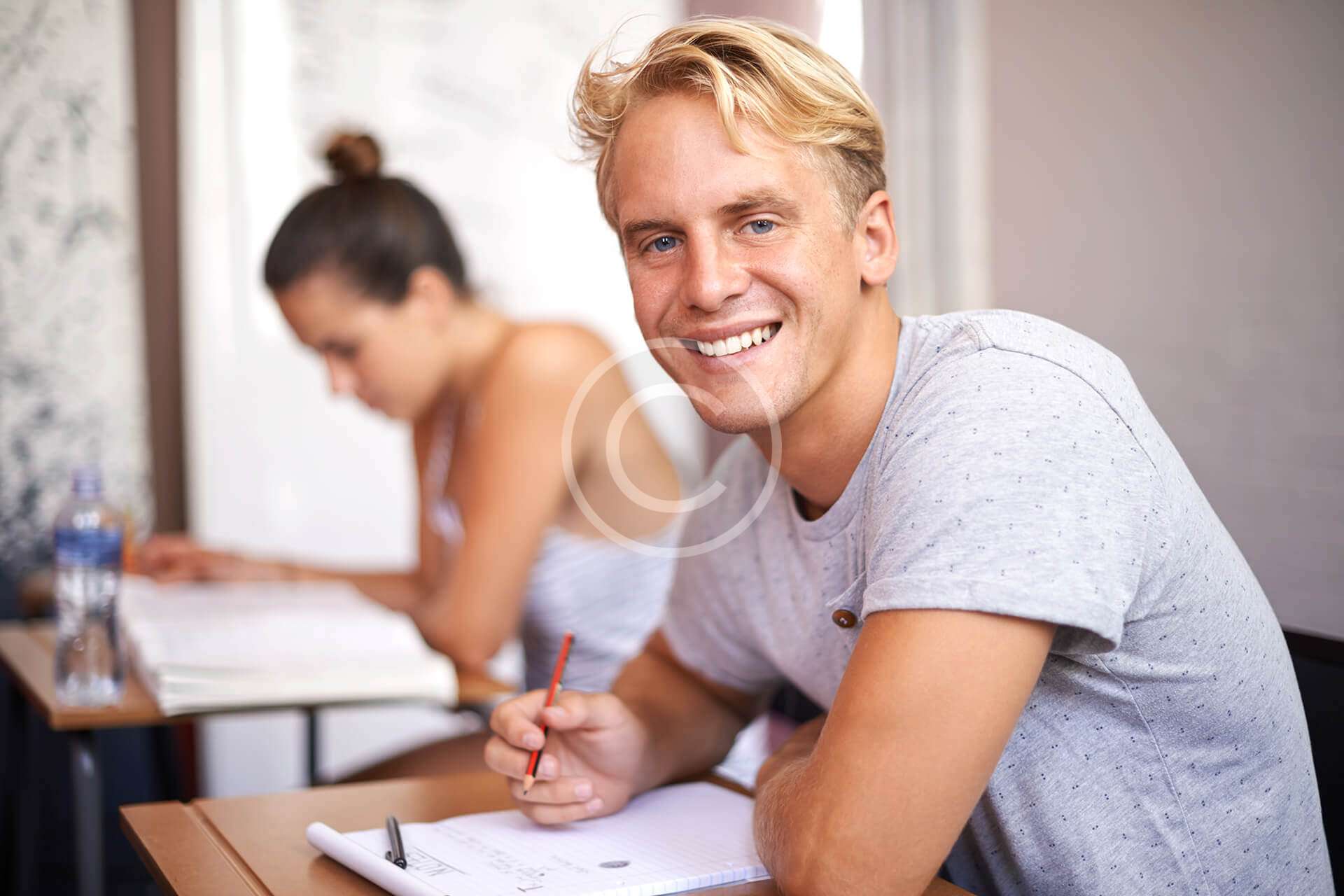 How to Become a Graphic Design Expert